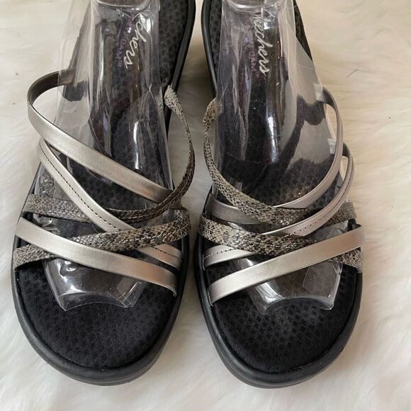 Skechers Memory Foam metallic gray and reptile prints straps wedge sandals SZ10 - Picture 2 of 11